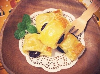 step5: 好迷你好可愛「香蕉巧克力派」猴子也想咬一口啦^^