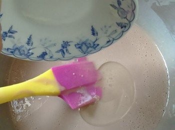 step5: 倒入植物油拌勻