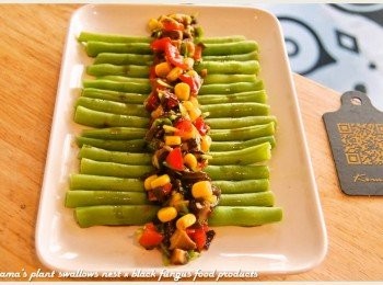 step5: 最後將步驟4的拌醬，直接澆淋在四季豆上，吃來鹹香甘甜無負擔。