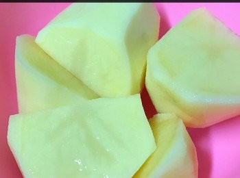 step1: 薯仔去皮、切塊