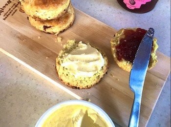 step6: scone 最緊要有clotted cream