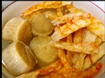 step1: 洗米... 放入飯煲煮！
瑤柱、蝦乾浸軟... 瑤柱搣絲！