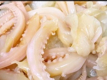 step5: 加入豬皮、水魷魚鬚！