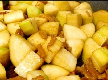 step5: 下生抽和雞粉翻炒！