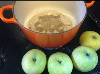 step1: 先將糖同檸檬汁放入鍋