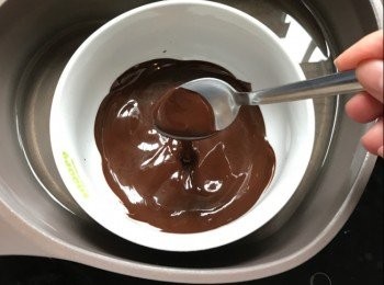 step1: 坐溶朱古力