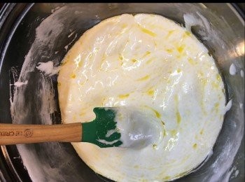 step4: 將牛油同綿花糖搞混。