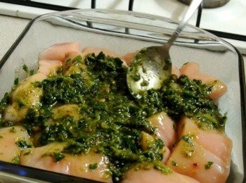 step3: 舖上餘下的pesto