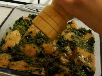 step4: 灑上鹽及黑胡椒，蓋上錫紙，放入已預熱焗爐，用190度焗30分鐘，