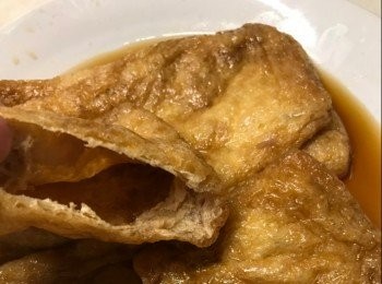 step3: 將腐皮剪開一分為二，小心慢慢打開腐皮口袋，將材料放入腐皮袋至半滿