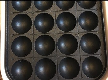 step1: 丸子鍋。每格落一半水