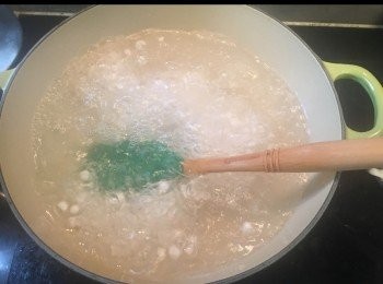 step3: 一邊煮一邊搞，否則會痴埋一舊同痴底！