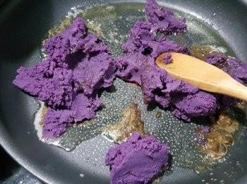 step6: 加入已經過篩的紫薯拌勻(拌勻後試甜味,如不夠甜可加糖)