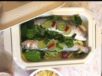 step2: 將材料鋪好
加水開中大火煮10-15分鐘即可