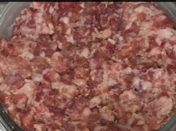 step3: 碎豬肉 - 用生抽3匙、糖3匙、生粉1匙醃10d分鐘