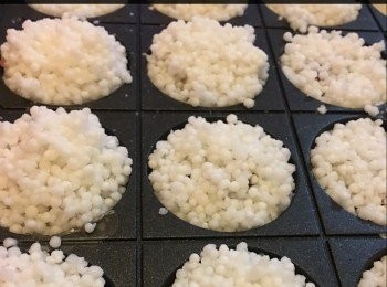 step2: 先放平格西米--&gt;落豆蓉--&gt;落滿西米
隔水蒸30分鐘