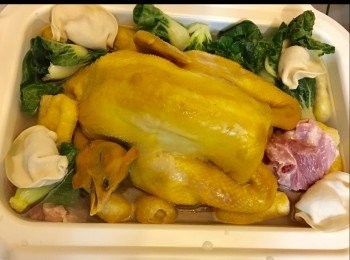 step2: 所有材料放入鍋。加水，
水滾。就食得