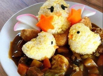 step4: 放好飯團才上咖哩