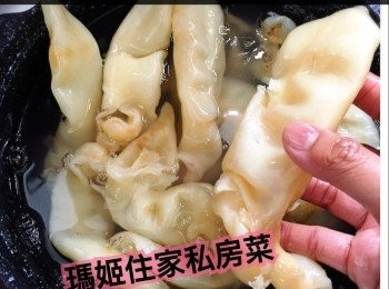 step1: 花膠預早一兩天發開👉🏻洗乾淨👉🏻切厚條或切件