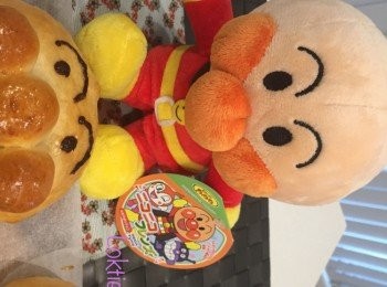 step4: 取出放涼後，用朱古力漿畫上喜歡的臉部表情。