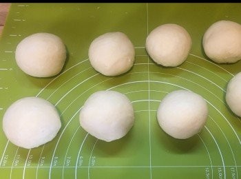 step3: 加入紅豆餡。