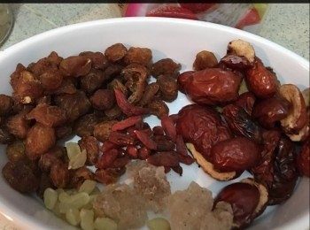 step1: 雪燕，用清水浸發6-8小時
其他材料洗淨補用