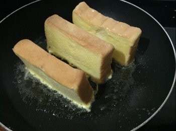 step3: 煎完後加上牛油、煉奶，完成。