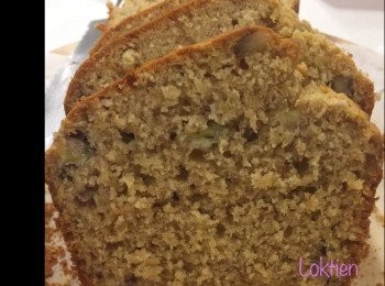 step3: 放入預熱了180度的焗爐焗40至50分鐘至熟。在架上放涼5分鐘左右才脫模。切件享用。