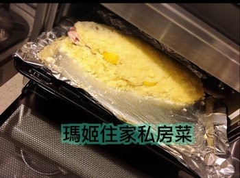 step7: 預熱焗爐（200度，10分鐘先）👉🏻先再放入烏頭魚👉🏻210度，20分鐘