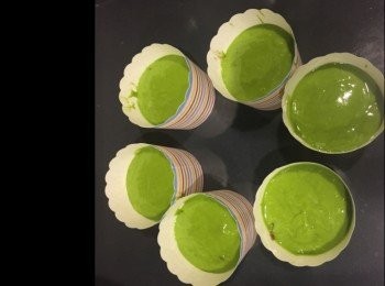 step5: 倒完所有杯後放入已預熱好200度的焗爐焗20分鐘