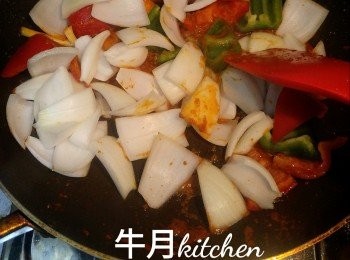 step5: 加入紅青椒,洋蔥,乾蔥爆炒(如有痴鑊可加小小水)