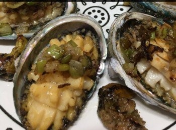 step1: 洗乾淨鮑魚，用牛油炒熟，上碟