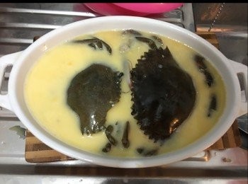 step2: 雞蛋加水發勻落鹽/雞粉
直接倒入碟內