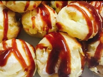 step4: 。等兩邊都金黃色，之後加小丸子汁，100分！
加wasabi都好味喔！！