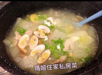 step3: ～凍水落薑片👉🏻水滾落冬瓜煲到半透明👉🏻落瘦肉再滾👉🏻見再滾嘅時候放埋花甲 粉絲及夜香花👉🏻最後落蛋白（我呢個蛋白係雞蛋嘅蛋白）👉🏻落鹽及少許胡椒粉調味