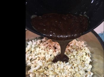 step8: 然後再分兩次加入爆谷