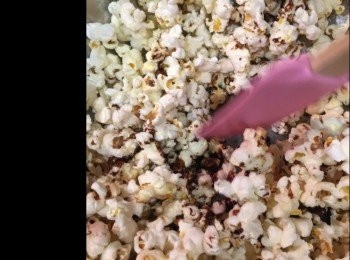 step9: 攪的動作要快，乾了很難攪