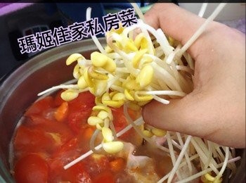 step7: 加入大豆芽👉🏻煲多半小時