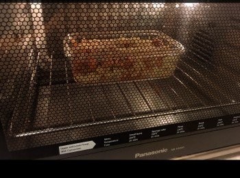 step2: ～預熱煎Pan👉🏻落少許油煎熟👉🏻盛起👉🏻鍾意切件或者全塊亦可