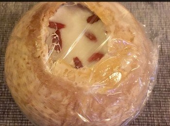 step4: 並放上一些杞子，用保鮮紙包好，放入大鍋內隔水蒸1個鐘便可。



想知道我更多食譜，可去我Facebook 專頁。
https://m.facebook.com/carlineki/