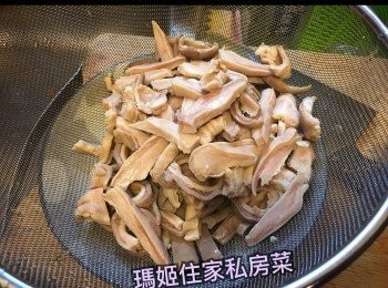 step5: 取出沖洗乾淨👉🏻切絲或條👉🏻備用