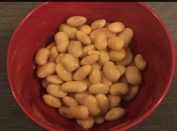 step3: 碗豆罐頭，打開後去水份，備用。