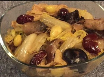 step4: 薑2片。
水1-3杯。
植物油 3-4 湯匙。
（此齋㷛不能用太少油，不然便不好
   吃）。

鹽2 茶匙，糖1茶匙。醬油適量。



熱鍋加入2-3湯匙油，放入薑爆香後，放入白菜炒10分鐘後剩起。