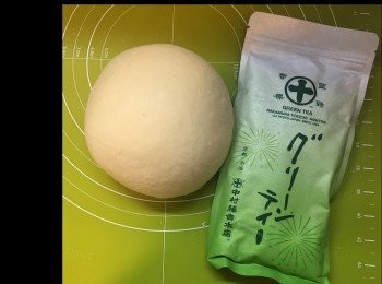 step1: 除綠茶粉，將所有材料搓混，修圓。
