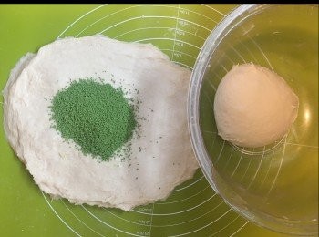 step3: 兩個粉團修圓，發酵大至一倍。