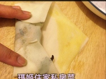 step7: 再在尾搽上蛋汁