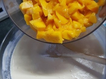 step8: 再加入芒果粒拌勻