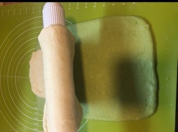 step6: 綠茶粉團比豆乳粉團大少少。