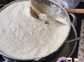 step1: <span class="group_1">豆漿</span> 
- 黃豆先用水浸過夜
- 將已浸黃豆加水攪成<span class="group_1">豆漿</span>
- 過濾豆渣 
- 豆渣備用， 已過濾<span class="group_1">豆漿</span>以小火煮沸 可加糖成甜<span class="group_1">豆漿</span>