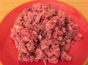 step1: 牛柳先切碎
*可用機打碎